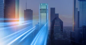 Interconexión de sucursales múltiples utilizando tecnología SD-WAN y enlaces privados seguros.